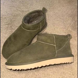 UGG Neumel Women’s Boots | Size 9